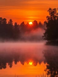 Закат озеро туман